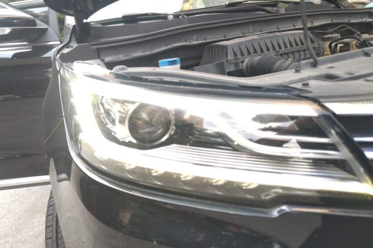 Used Roewe RX3 2018 1.6L CVT Flagship Edition Right Front Headlight
