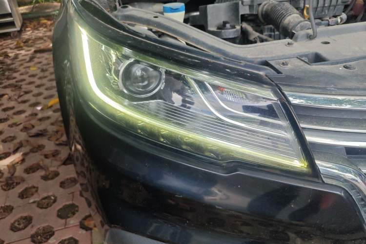Used Roewe RX3 2018 1.6L CVT Flagship Edition Right Front Headlight