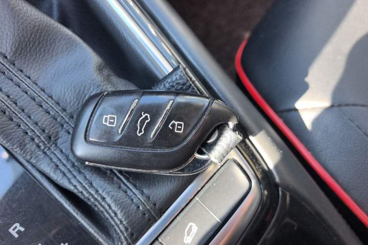 Used Roewe RX3 2018 18T Automatic Internet Smart Edition Vehicle Key