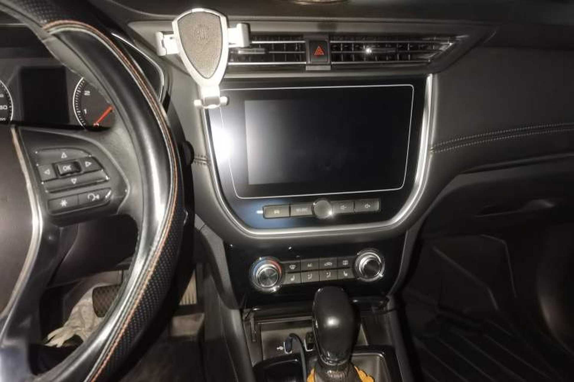 Used Roewe RX3 2018 1.6L CVT Internet Smart Edition Audio And AC Panel