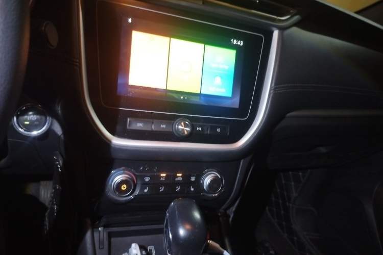 Used Roewe RX3 2018 1.6L CVT Flagship Edition Audio And AC Panel