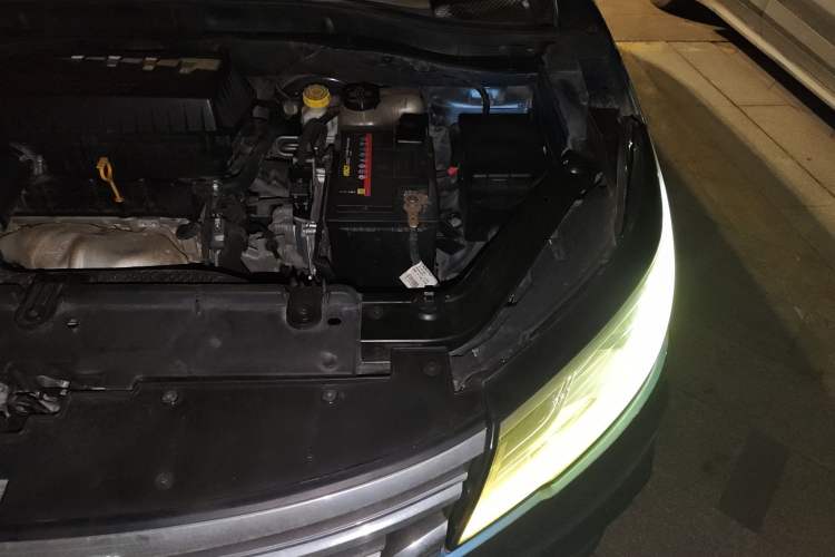 Used Roewe RX3 2018 1.6L CVT Internet Smart Edition Engine Bay Left