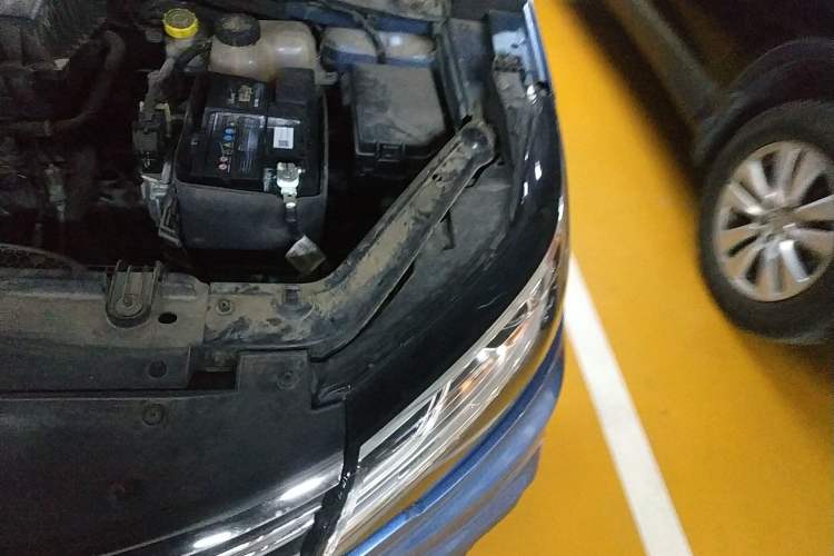 Used Roewe RX3 2018 1.6L CVT Internet Smart Edition Engine Bay Left