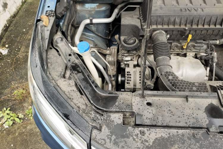 Used Roewe RX3 2018 1.6L CVT Flagship Edition Engine Bay Right