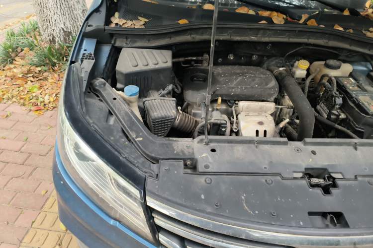 Used Roewe RX3 2018 18T Automatic Internet ZhiZun Edition Engine Bay Right
