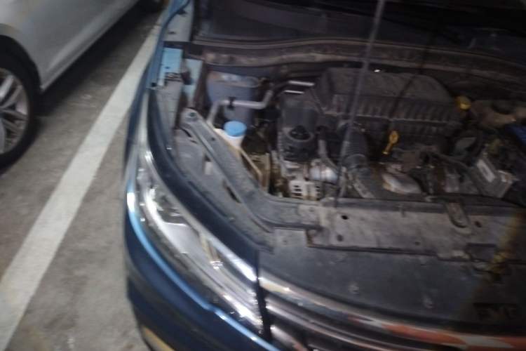 Used Roewe RX3 2018 1.6L CVT Flagship Edition Engine Bay Right