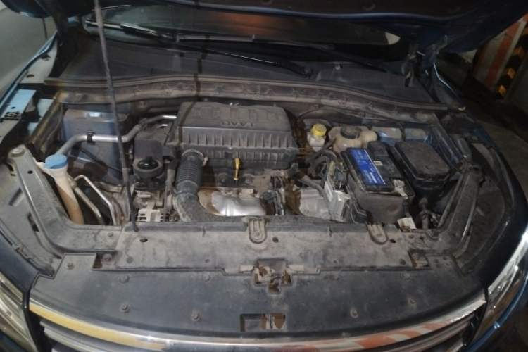 Used Roewe RX3 2018 1.6L CVT Flagship Edition Engine Bay