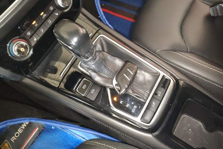 Used Roewe RX3 2018 1.6L CVT Internet Smart Edition Gear Lever