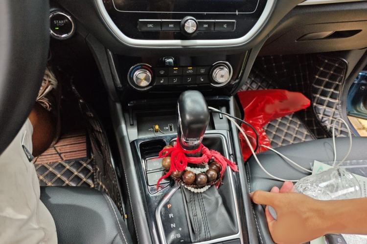Used Roewe RX3 2018 1.6L CVT Flagship Edition Gear Lever