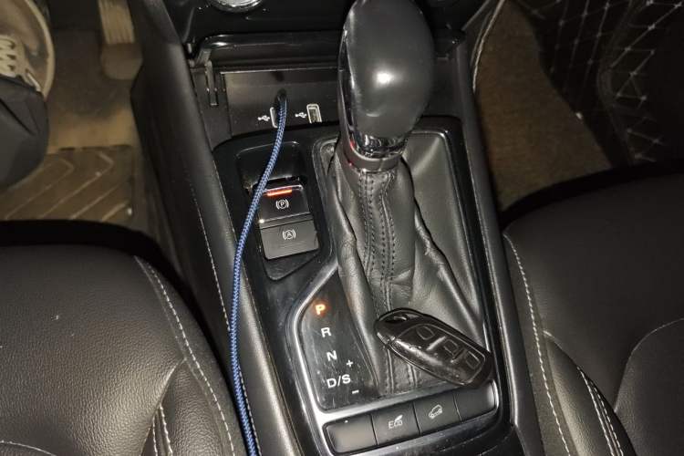 Used Roewe RX3 2018 1.6L CVT Internet Smart Edition Gear Lever