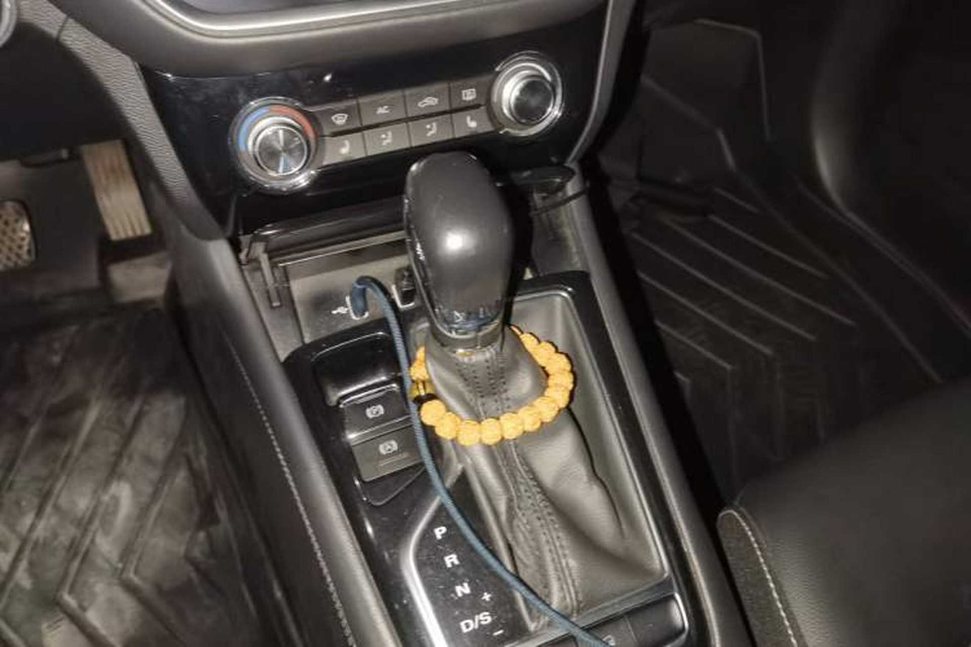 Used Roewe RX3 2018 1.6L CVT Internet Smart Edition Gear Lever