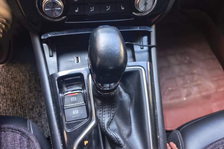 Used Roewe RX3 2018 1.6L CVT Flagship Edition Gear Lever