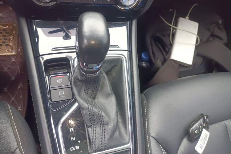Used Roewe RX3 2018 1.6L CVT Flagship Edition Gear Lever