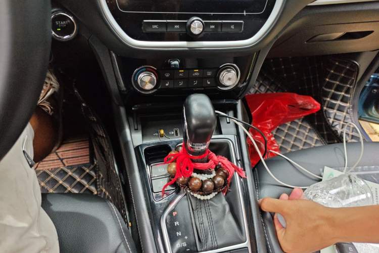 Used Roewe RX3 2018 1.6L CVT Flagship Edition Gear Lever