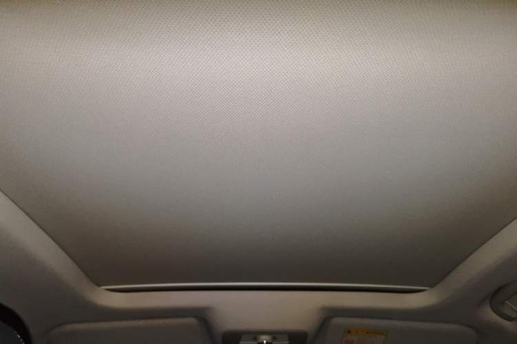 Used Roewe RX3 2018 1.6L CVT Internet Smart Edition Headliner