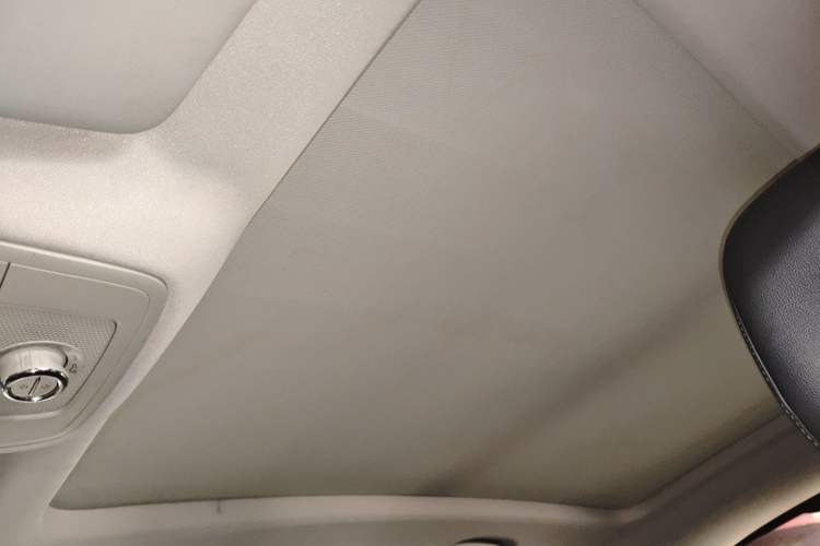 Used Roewe RX3 2018 1.6L CVT Internet Smart Edition Headliner