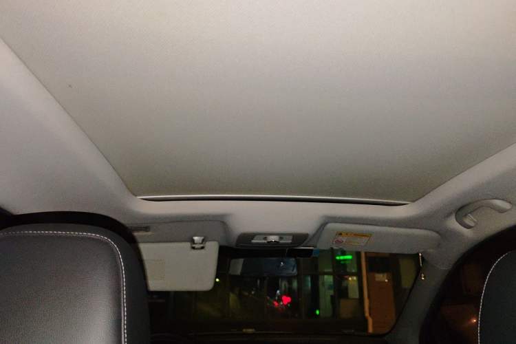 Used Roewe RX3 2018 1.6L CVT Internet Smart Edition Headliner