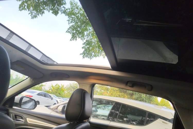 Used Roewe RX3 2018 18T Automatic Internet Smart Edition Headliner