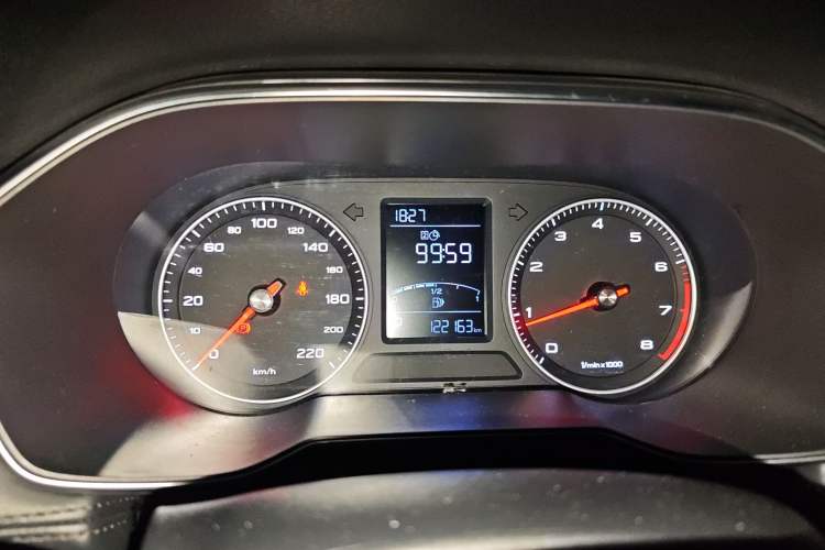 Used Roewe RX3 2018 1.6L CVT Internet Smart Edition Instrument Cluster