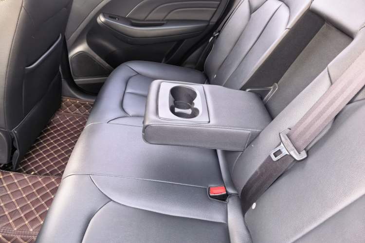 Used Roewe RX3 2018 1.6L CVT Flagship Edition Interior 2