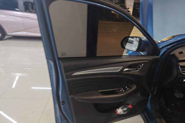 Used Roewe RX3 2018 1.6L CVT Internet Smart Edition Left Front Door Interior