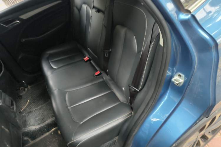 Used Roewe RX3 2018 18T Automatic Internet ZhiZun Edition Left Rear Seat