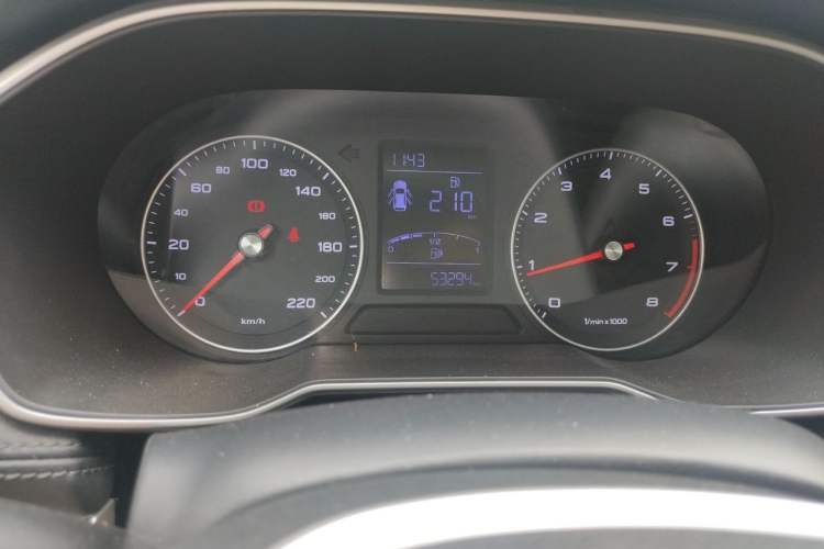 Used Roewe RX3 2018 1.6L Manual Flagship Edition Odometer Close Up
