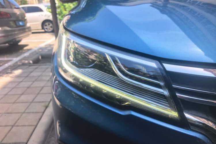 Used Roewe RX3 2018 1.6L CVT Flagship Edition Right Front Headlight