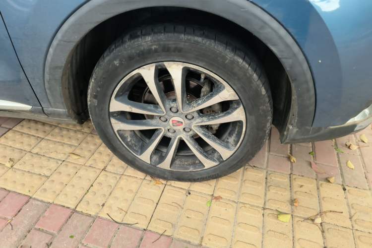 Used Roewe RX3 2018 18T Automatic Internet ZhiZun Edition Right Front Wheel Hub