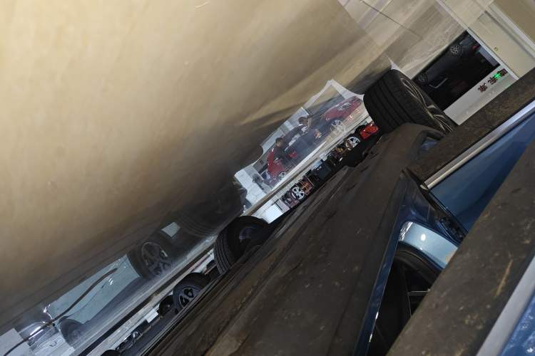Used Roewe RX3 2018 1.6L CVT Internet Smart Edition Right Side Sill