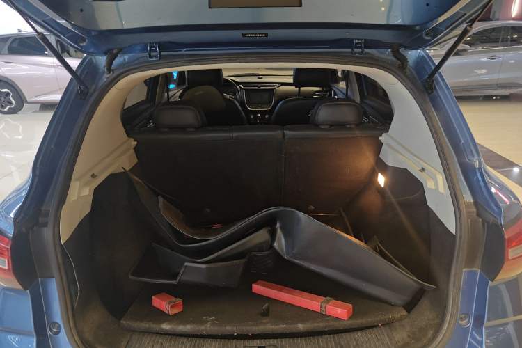 Used Roewe RX3 2018 1.6L CVT Internet Smart Edition Trunk
