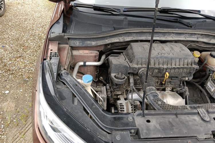 Used Roewe RX3 2018 1.6L CVT Flagship Edition Engine Bay Right