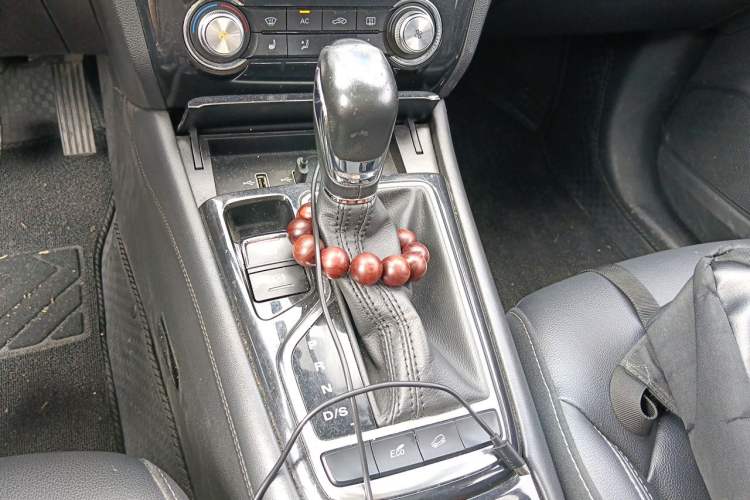 Used Roewe RX3 2018 1.6L CVT Flagship Edition Gear Lever