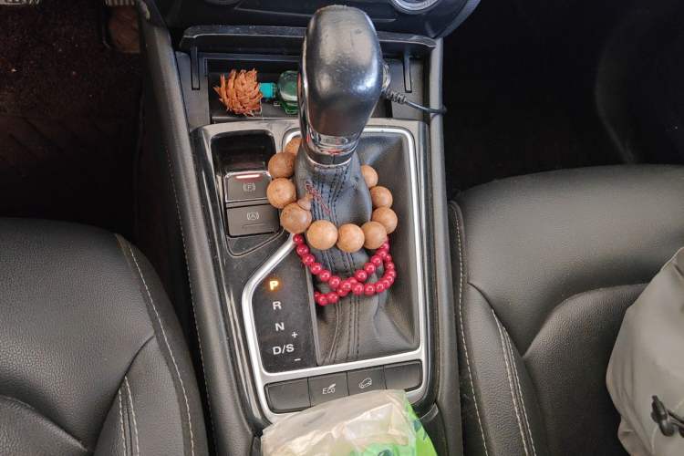 Used Roewe RX3 2018 1.6L CVT Flagship Edition Gear Lever