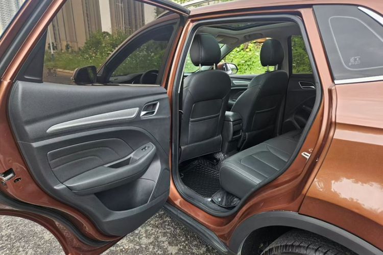 Used Roewe RX3 2018 1.6L CVT Flagship Edition Interior 5