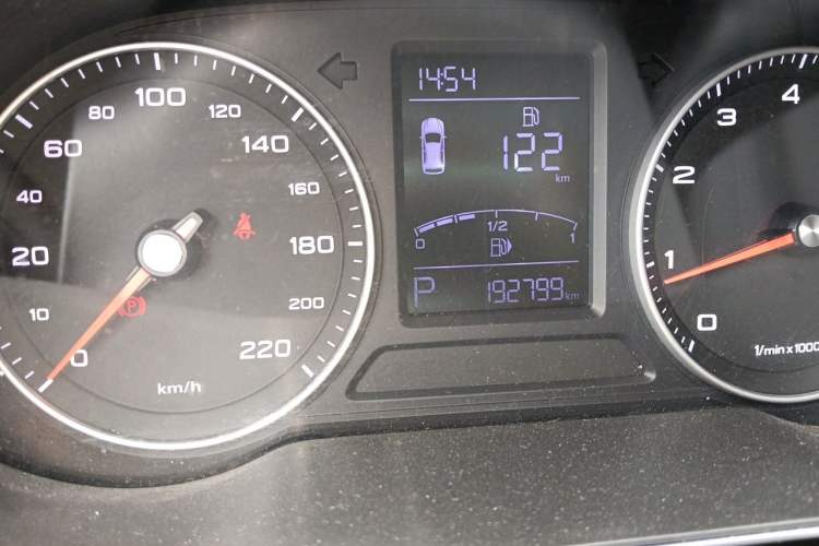 Used Roewe RX3 2018 1.6L CVT Flagship Edition Odometer Close Up