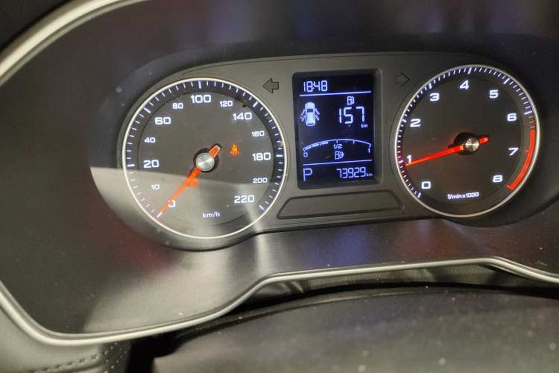 Used Roewe RX3 2018 1.6L CVT Flagship Edition Odometer Close Up