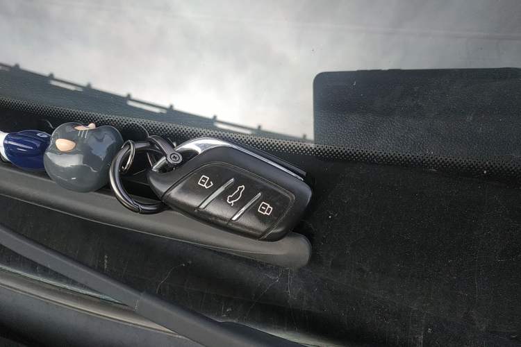 Used Roewe RX3 2018 18T Automatic Internet ZhiZun Edition Vehicle Key