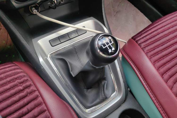 Used Roewe RX3 2018 1.6L Manual Flagship Edition Gear Lever