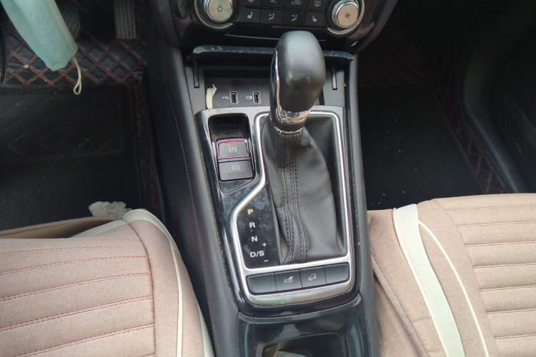 Used Roewe RX3 2018 1.6L CVT Flagship Edition Gear Lever