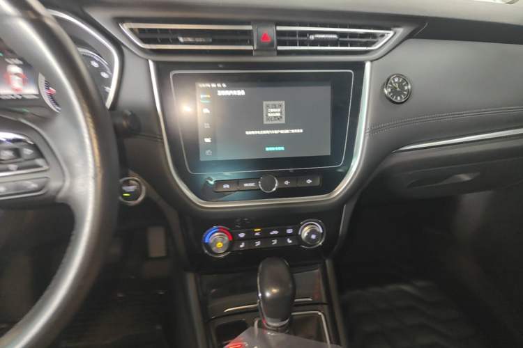 Used Roewe RX3 2018 18T Automatic Flagship Model Audio And AC Panel