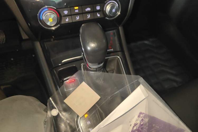 Used Roewe RX3 2018 18T Automatic Flagship Model Gear Lever