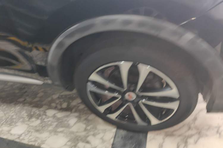 Used Roewe RX3 2018 18T Automatic Flagship Model Right Front Wheel Hub