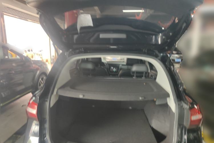 Used Roewe RX3 2018 18T Automatic Flagship Model Trunk