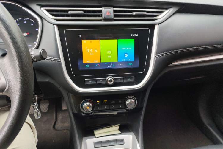 Used Roewe RX3 2018 1.6L Manual Flagship Edition Audio And AC Panel