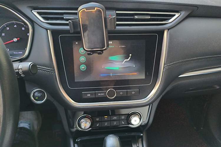 Used Roewe RX3 2018 1.6L CVT Internet Smart Edition Audio And AC Panel