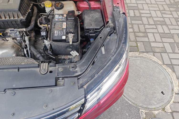 Used Roewe RX3 2018 1.6L CVT Internet Smart Edition Engine Bay Left