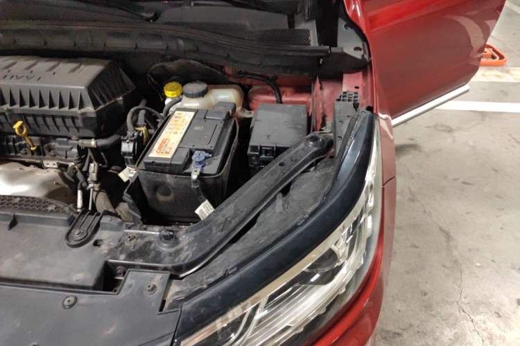 Used Roewe RX3 2018 1.6L CVT Flagship Edition Engine Bay Left