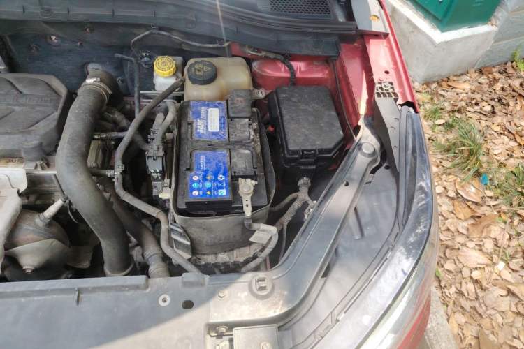 Used Roewe RX3 2018 18T Automatic Internet ZhiZun Edition Engine Bay Left