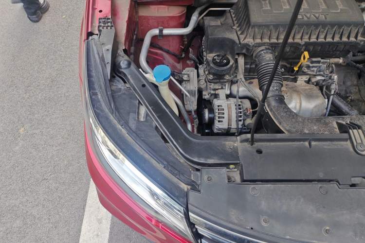 Used Roewe RX3 2018 1.6L CVT Internet Smart Edition Engine Bay Right